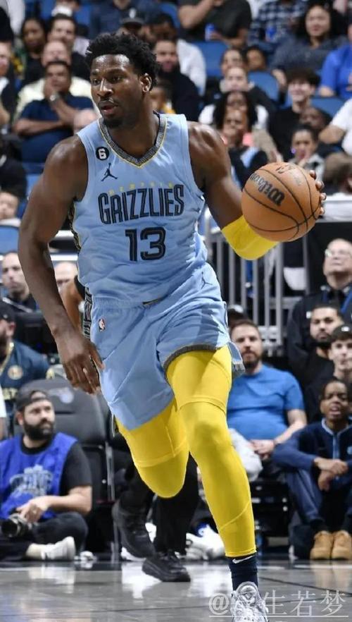 小贾伦-杰克逊全场贡献12分5板3助，三分手感欠佳仅3投0中