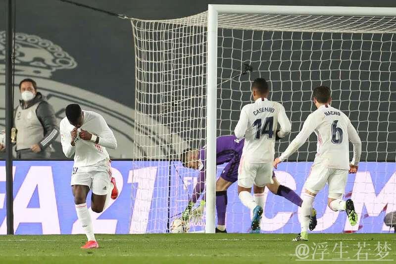 维尼修斯本季西甲进攻三区遭犯规14次，五大联赛居首